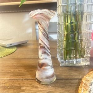 small Swirled Glass Vase ruffle top